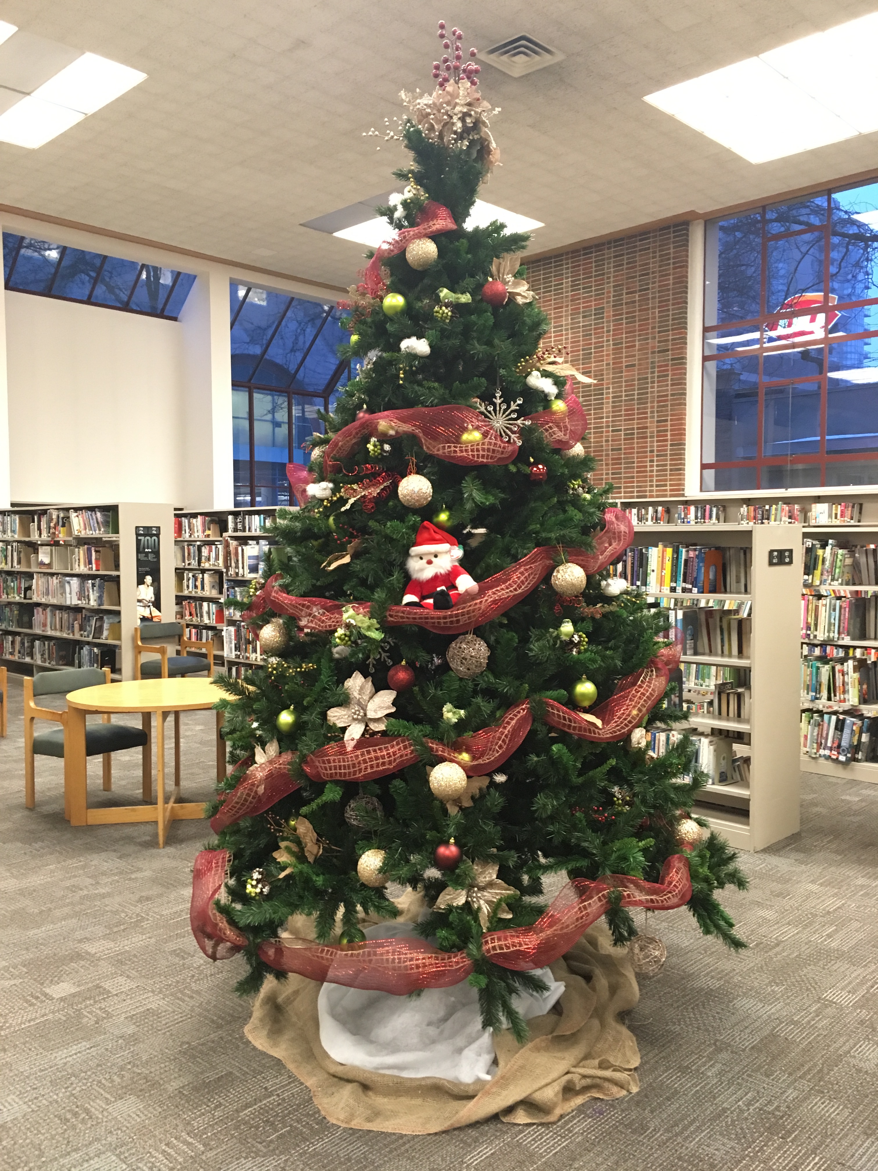santa in tree at the library